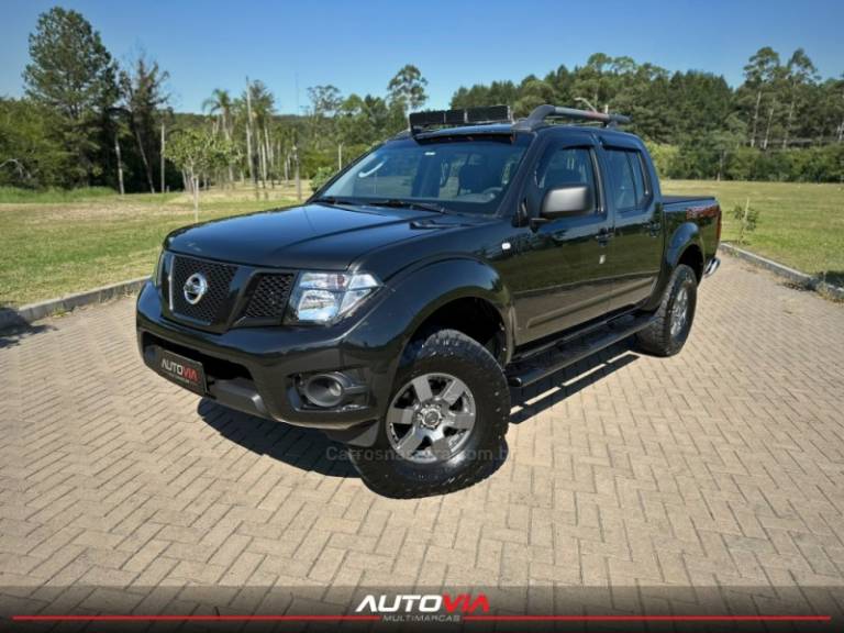 NISSAN - FRONTIER - 2012/2013 - Preta - R$ 95.900,00