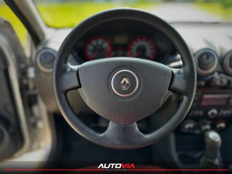 RENAULT - SANDERO - 2012/2012 - Prata - R$ 39.900,00