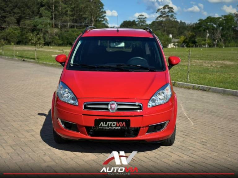 FIAT - IDEA - 2014/2015 - Vermelha - R$ 37.900,00