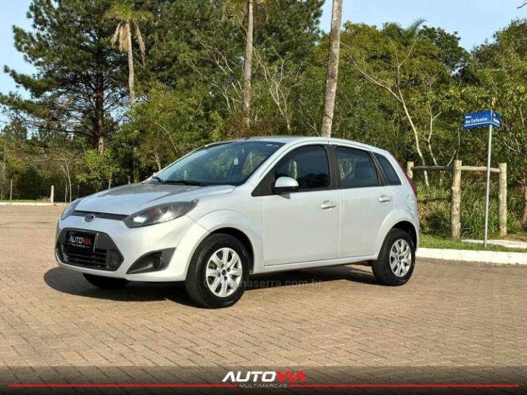 FORD - FIESTA - 2011/2012 - Prata - R$ 32.900,00