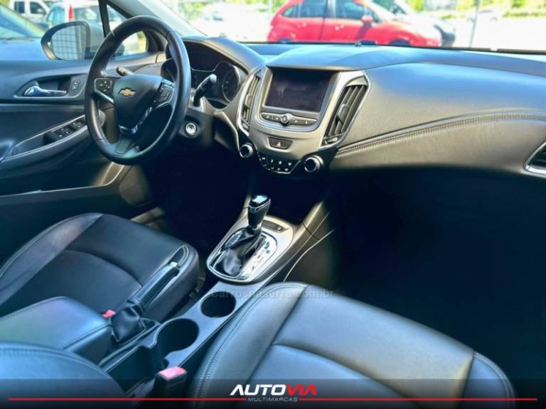 CHEVROLET - CRUZE - 2021/2022 - Prata - R$ 105.900,00