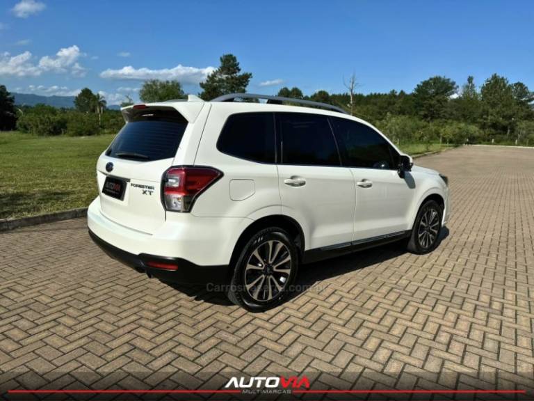 SUBARU - FORESTER - 2016/2017 - Branca - R$ 112.900,00