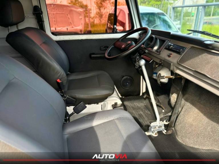 VOLKSWAGEN - KOMBI - 2008/2009 - Branca - R$ 37.900,00