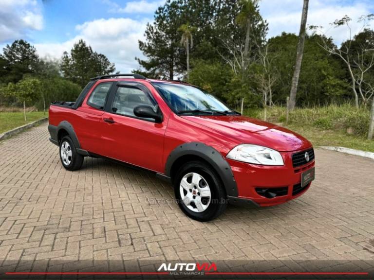 FIAT - STRADA - 2011/2012 - Vermelha - R$ 49.900,00