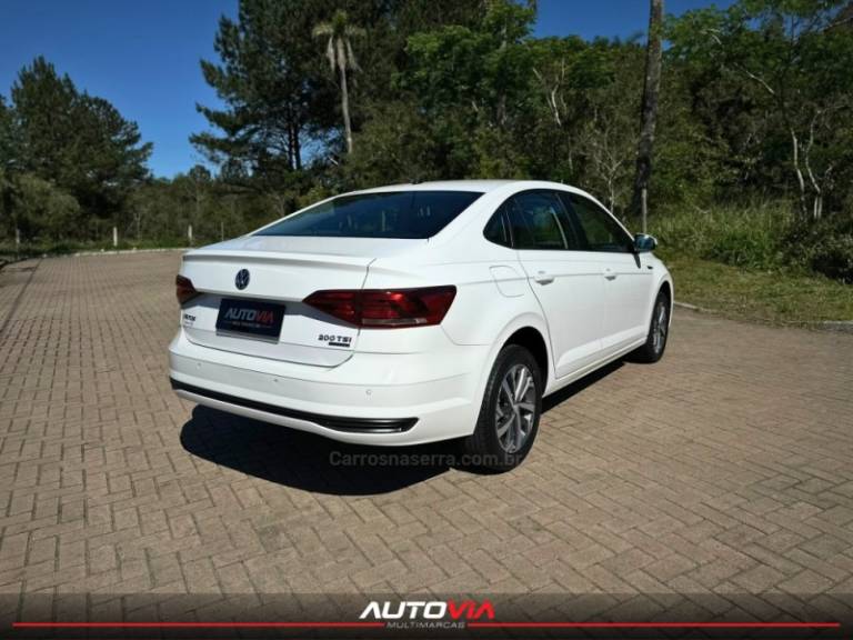 VOLKSWAGEN - VIRTUS - 2017/2018 - Branca - R$ 74.900,00