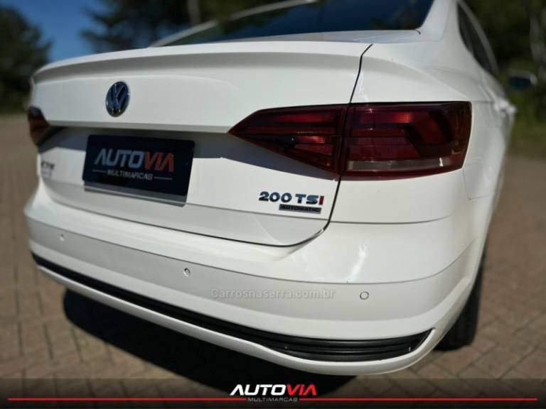VOLKSWAGEN - VIRTUS - 2017/2018 - Branca - R$ 74.900,00