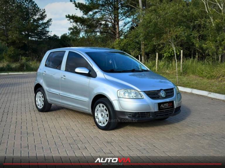 VOLKSWAGEN - FOX - 2008/2009 - Prata - R$ 29.900,00
