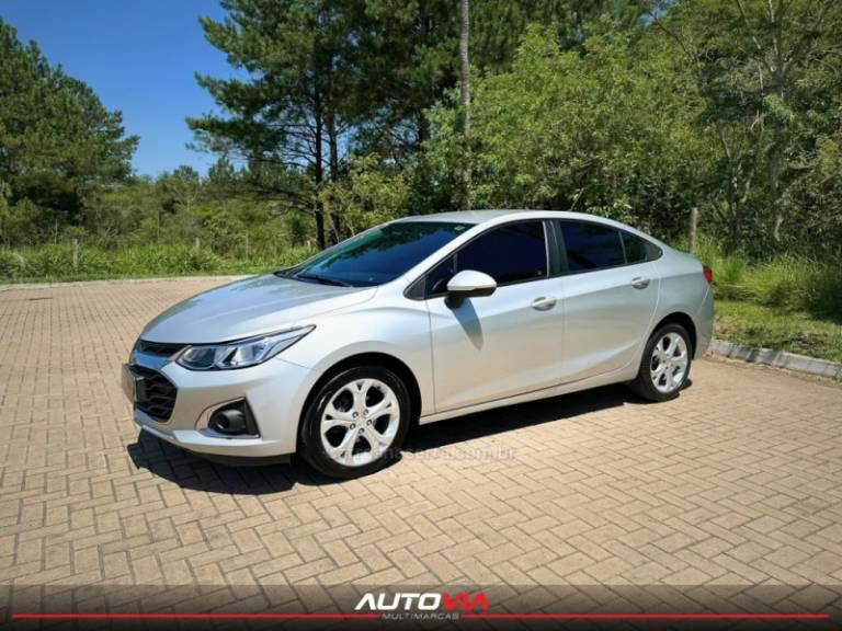 CHEVROLET - CRUZE - 2021/2022 - Prata - R$ 105.900,00