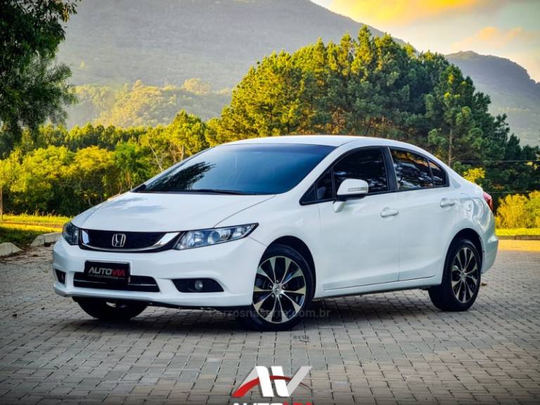 HONDA - CIVIC - 2015/2016 - Branca - R$ 79.900,00