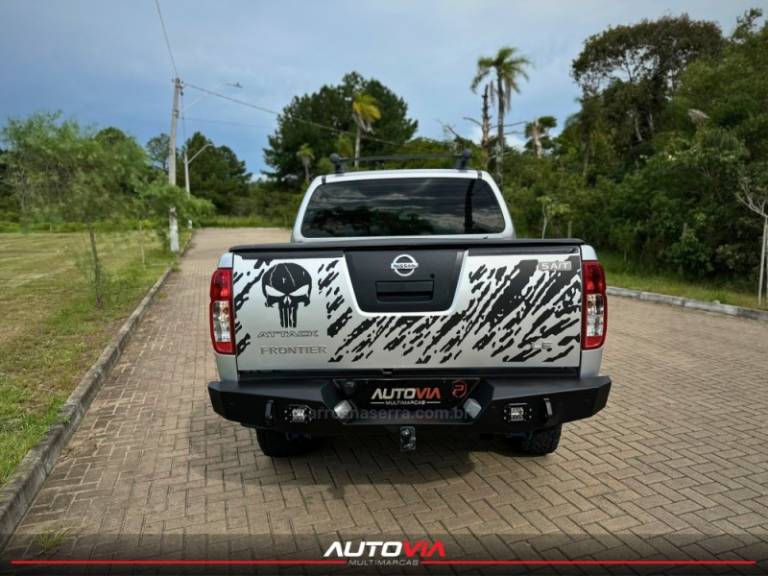 NISSAN - FRONTIER - 2006/2007 - Prata - R$ 79.900,00