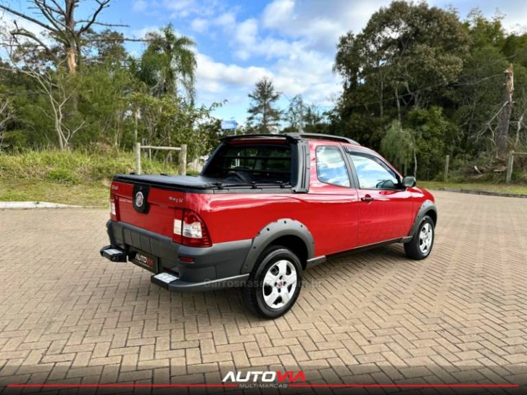 FIAT - STRADA - 2011/2012 - Vermelha - R$ 49.900,00