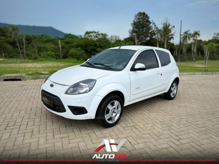 FORD - KA - 2012/2013 - Branca - R$ 29.900,00