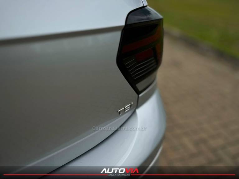 VOLKSWAGEN - POLO - 2024/2025 - Prata - R$ 108.900,00