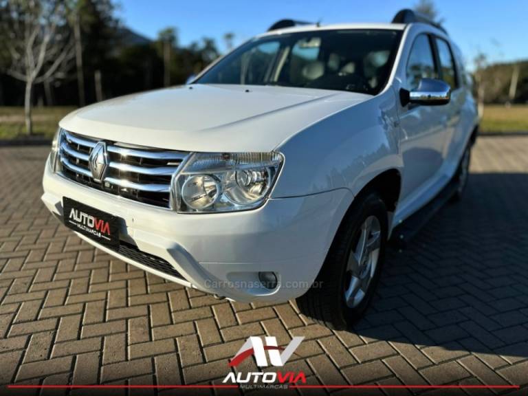 RENAULT - DUSTER - 2013/2014 - Branca - R$ 51.900,00