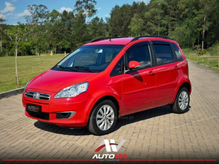 FIAT - IDEA - 2014/2015 - Vermelha - R$ 37.900,00