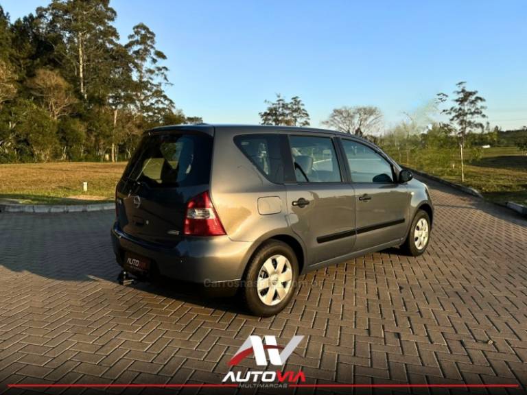 NISSAN - LIVINA - 2009/2010 - Cinza - R$ 26.900,00