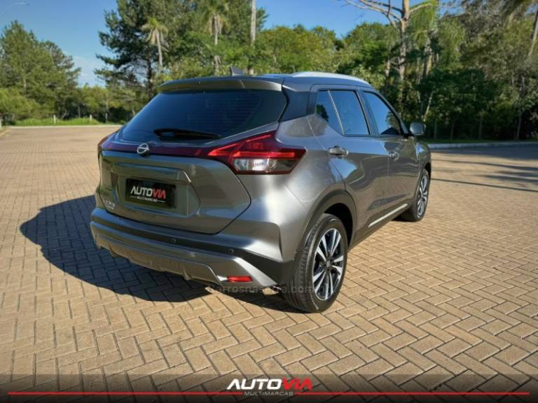 NISSAN - KICKS - 2023/2024 - Cinza - R$ 114.900,00
