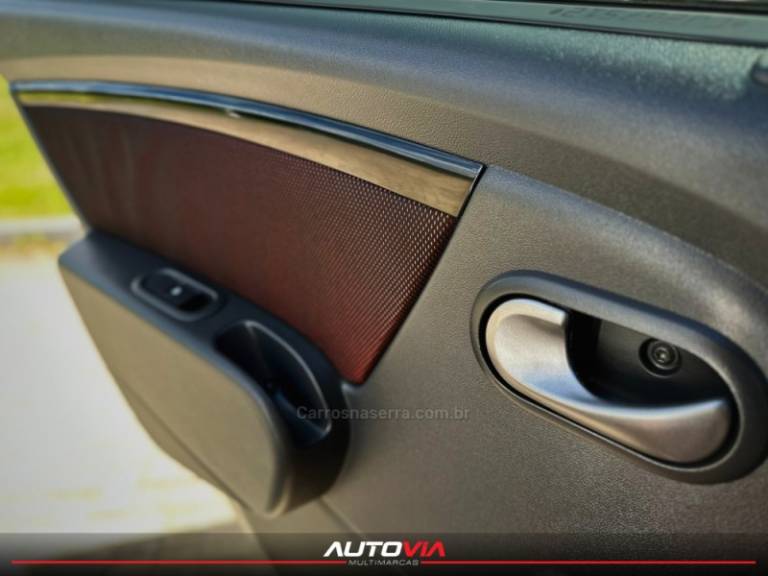 RENAULT - SANDERO - 2012/2012 - Prata - R$ 39.900,00