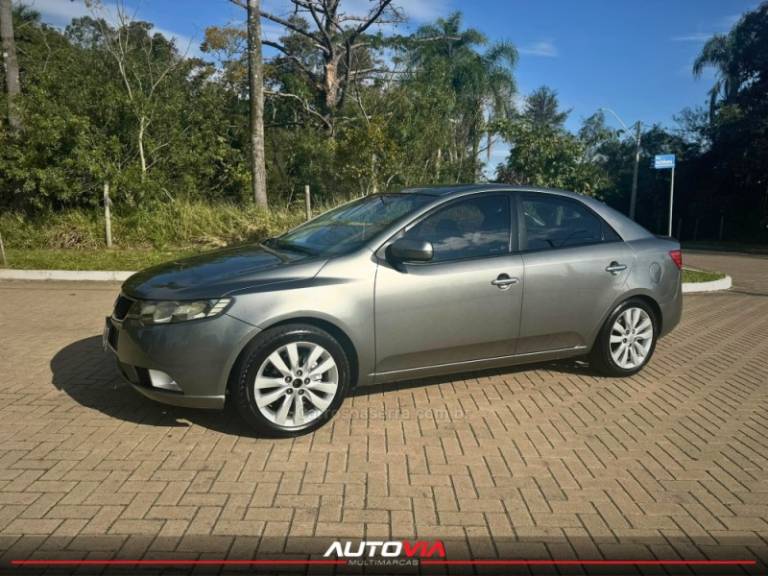 KIA MOTORS - CERATO - 2012/2013 - Cinza - R$ 57.900,00