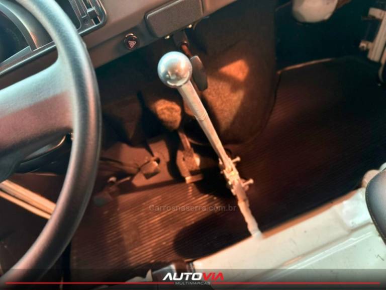 VOLKSWAGEN - KOMBI - 2008/2009 - Branca - R$ 37.900,00