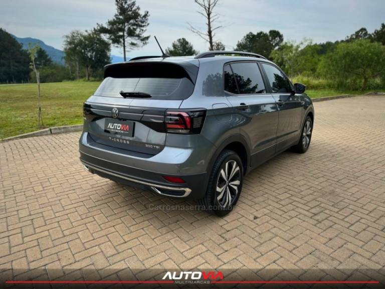 VOLKSWAGEN - T-CROSS - 2022/2022 - Cinza - R$ 112.900,00