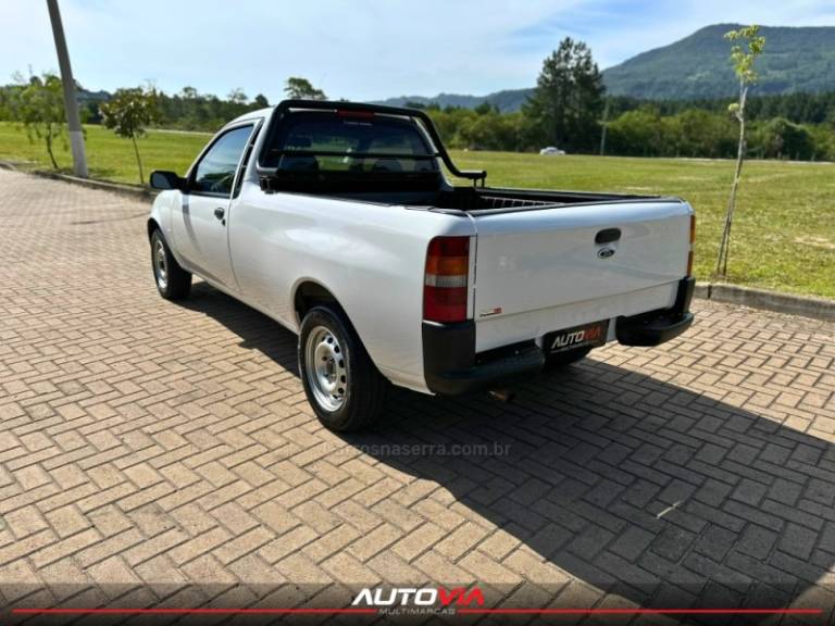 FORD - COURIER - 2013/2013 - Branca - R$ 38.900,00