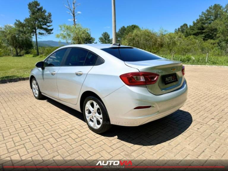 CHEVROLET - CRUZE - 2021/2022 - Prata - R$ 105.900,00