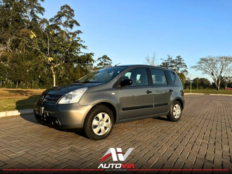 NISSAN - LIVINA - 2009/2010 - Cinza - R$ 26.900,00