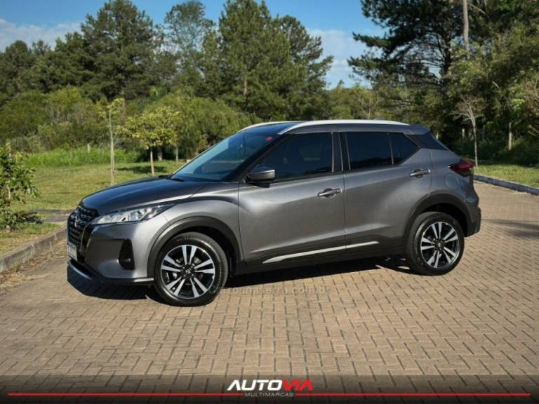NISSAN - KICKS - 2023/2024 - Cinza - R$ 114.900,00