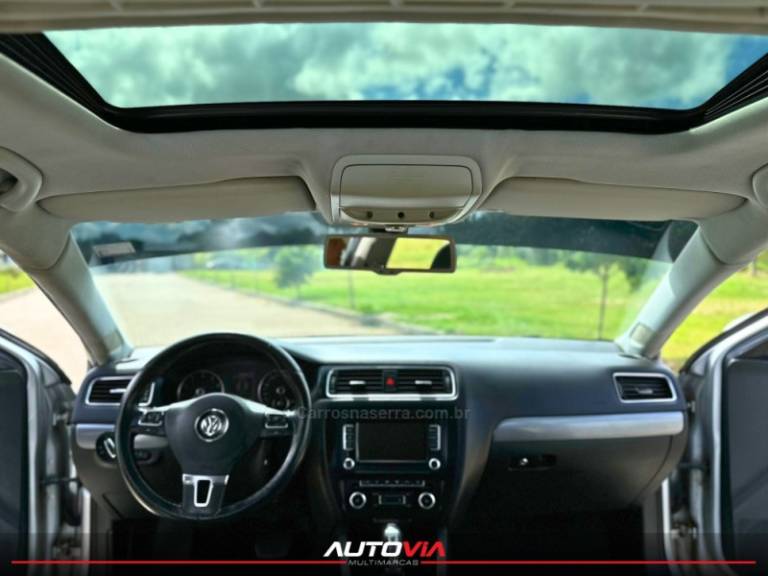 VOLKSWAGEN - JETTA - 2010/2011 - Prata - R$ 59.900,00