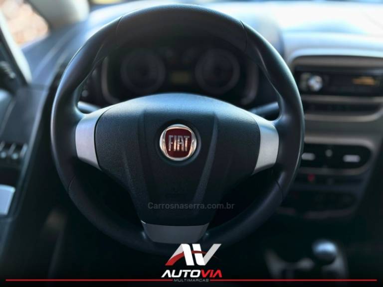 FIAT - IDEA - 2014/2015 - Vermelha - R$ 37.900,00