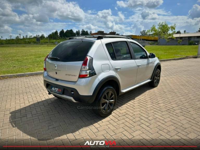 RENAULT - SANDERO - 2012/2012 - Prata - R$ 39.900,00