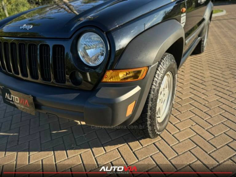 JEEP - CHEROKEE - 2006/2017 - Preta - R$ 44.900,00